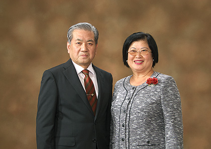 上野牧師ご夫妻の写真